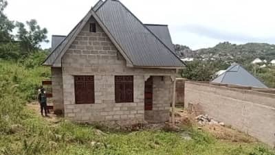 Nyumba ya vyumba vitano inauzwa Buhongwa, Mwanza