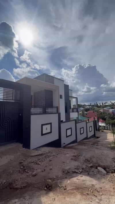 Kiwanja kinauzwa Madale Atrasi, Dar Es Salaam (450 sqm)