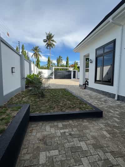 Nyumba ya vyumba vinne inauzwa Goba Lastanza, Dar Es Salaam (850 sqm) Nyumba ya vyumba vinne inauzwa Goba Lastanza, Dar Es Salaam (850 sqm)