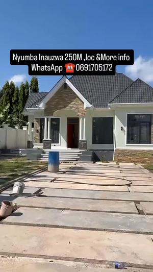 Nyumba ya vyumba vitatu inauzwa Mwanza (920 sqm) Nyumba ya vyumba vitatu inauzwa Mwanza (920 sqm)