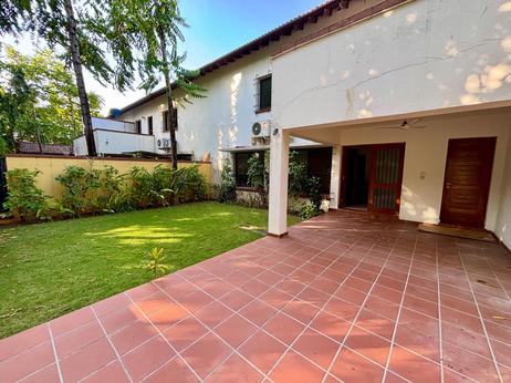 Villa ya vyumba vinne inapangishwa Oysterbay, Dar Es Salaam Villa ya vyumba vinne inapangishwa Oysterbay, Dar Es Salaam