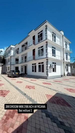 Nyumba ya vyumba vitatu inapangishwa Mbezi Beach Africana, Dar Es Salaam Nyumba ya vyumba vitatu inapangishwa Mbezi Beach Africana, Dar Es Salaam