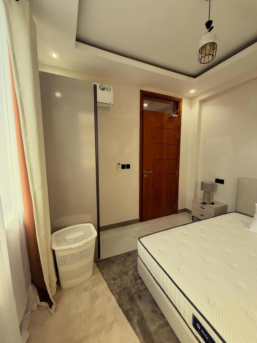 media -8