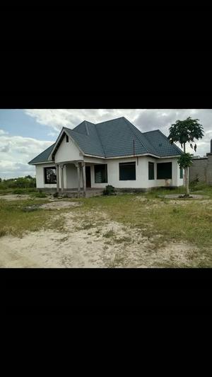 Nyumba ya vyumba vinne inauzwa Buyuni, Chanika, Dar Es Salaam Nyumba ya vyumba vinne inauzwa Buyuni, Chanika, Dar Es Salaam