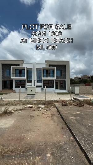 Kiwanja kinauzwa Mbezi Beach Africana, Dar Es Salaam (1000 sqm) Kiwanja kinauzwa Mbezi Beach Africana, Dar Es Salaam (1000 sqm)