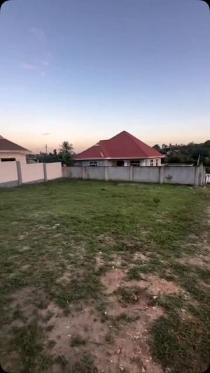 Kiwanja kinauzwa Salasala Kwa Mtenga, Dar Es Salaam sqm 400