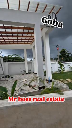 Nyumba ya vyumba vitano inauzwa Goba Kwa Awazi, Dar Es Salaam (1150 sqm)