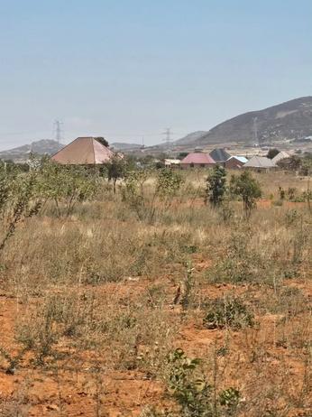 Kiwanja kinauzwa UDOM Ring Road, Dodoma (600 sqm) Kiwanja kinauzwa UDOM Ring Road, Dodoma (600 sqm)