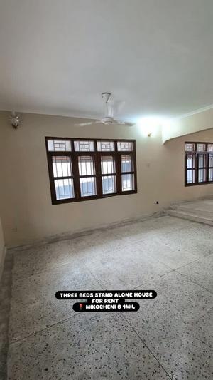 Apartment ya vyumba vitatu inapangishwa Mikocheni, Dar Es Salaam Apartment ya vyumba vitatu inapangishwa Mikocheni, Dar Es Salaam