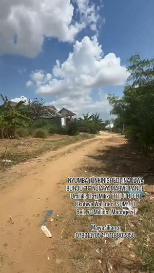Nyumba ya vyumba vitatu inauzwa Bunju B, Dar Es Salaam (700 sqm) Nyumba ya vyumba vitatu inauzwa Bunju B, Dar Es Salaam (700 sqm)