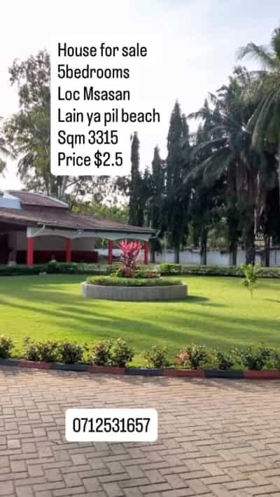 Nyumba ya vyumba vitano inauzwa Msasani Beach, Dar Es Salaam (3315 sqm)