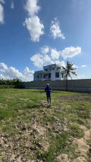 Kiwanja kinauzwa Mbezi Beach, Dar Es Salaam sqm 4200