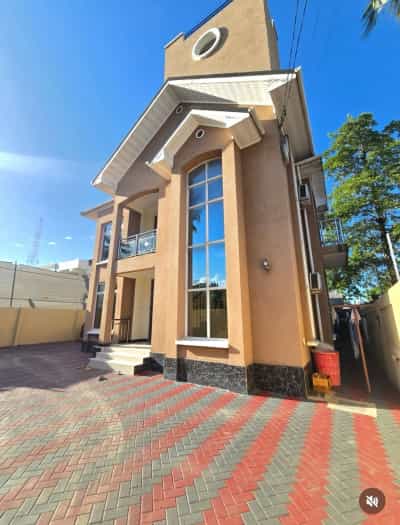 Apartment (Furnished) ya vyumba vitatu inapangishwa Mikocheni, Dar Es Salaam