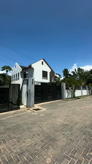 4 Bedrooms House for Sale in Mbezi Beach, Dar Es Salaam (1000 sqm) 4 Bedrooms House for Sale in Mbezi Beach, Dar Es Salaam (1000 sqm)