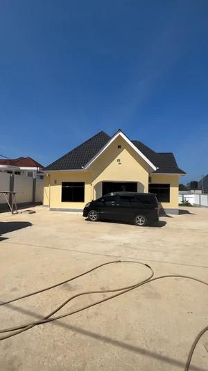 3 Bedrooms House for Sale in Bahar Beach, Dar Es Salaam (1050 sqm) 3 Bedrooms House for Sale in Bahar Beach, Dar Es Salaam (1050 sqm)