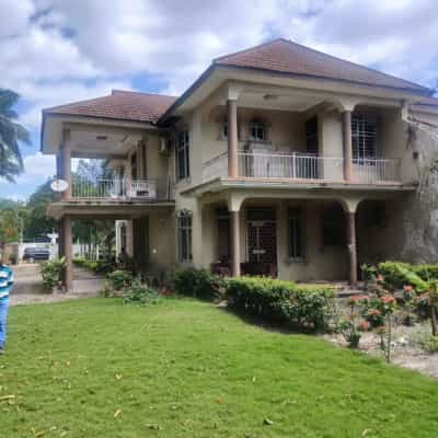 Nyumba (Furnished) ya vyumba vinne inauzwa MBEZI BEACH, Dar Es Salaam (1900 sqm)