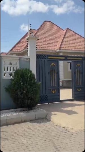Nyumba ya vyumba vitatu inapangishwa Dodoma Makulu Nyumba ya vyumba vitatu inapangishwa Dodoma Makulu