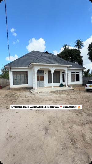 Nyumba ya vyumba vitatu inauzwa Kibada Mwembe Mtengu, Dar Es Salaam (600 sqm)