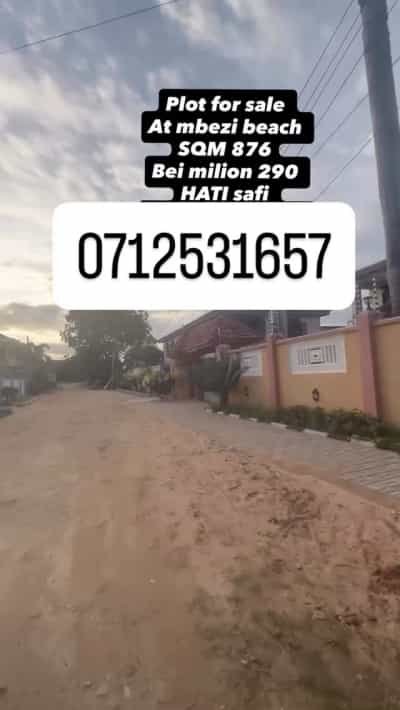 Kiwanja kinauzwa Mbezi Beach Makonde, Dar Es Salaam (876 sqm) Kiwanja kinauzwa Mbezi Beach Makonde, Dar Es Salaam (876 sqm)