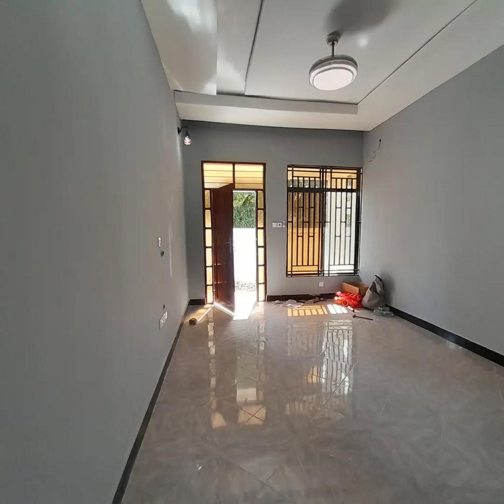 media -4