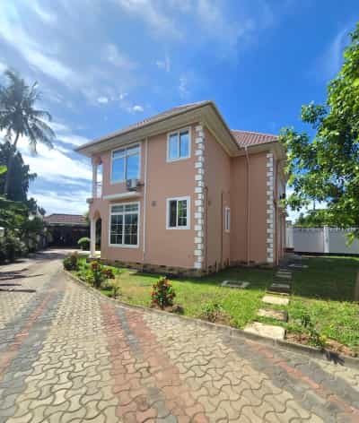 7 Bedrooms House for Rent in Ada Estate, Dar Es Salaam