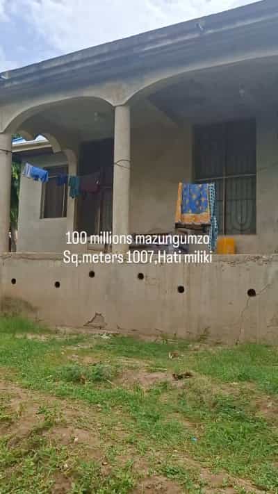 Nyumba ya vyumba vitatu inauzwa Goba Road, Dar Es Salaam (1007 sqm)