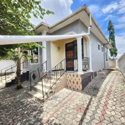 Nyumba ya vyumba vitatu inapangishwa Mbezi Kwa Msuguli, Dar Es Salaam