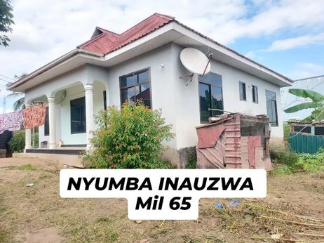 Nyumba ya vyumba vitatu inauzwa Mbezi Kwa Msuguri, Dar Es Salaam (420 sqm)