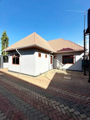 Nyumba ya vyumba vitatu inapangishwa Buswelu, Mwanza