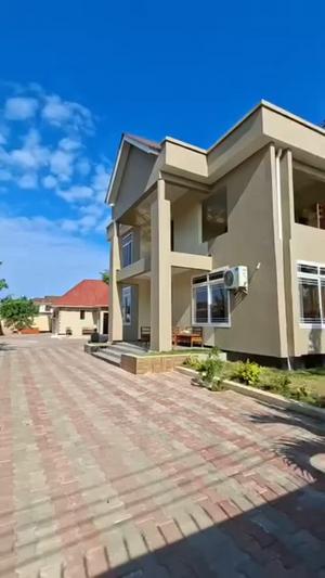 Nyumba ya chumba kimoja inapangishwa Kunduchi Jeshini, Dar Es Salaam Nyumba ya chumba kimoja inapangishwa Kunduchi Jeshini, Dar Es Salaam