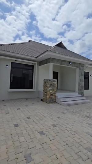 Nyumba ya vyumba vinne inauzwa Mbweni, Dar Es Salaam (600 sqm)