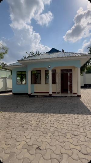 Nyumba ya vyumba viwili inapangishwa Makongo Mwanzoni, Dar Es Salaam Nyumba ya vyumba viwili inapangishwa Makongo Mwanzoni, Dar Es Salaam