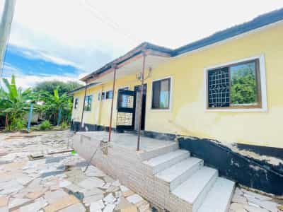 Nyumba (Furnished) ya vyumba vinne inapangishwa UBUNGO RIVERS, Dar Es Salaam