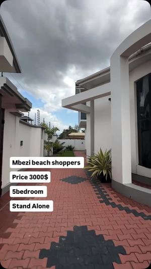 Nyumba ya vyumba vitano inapangishwa Mbezi Beach Shoppers, Dar Es Salaam Nyumba ya vyumba vitano inapangishwa Mbezi Beach Shoppers, Dar Es Salaam