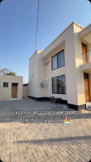 5 Bedrooms House for Sale in Kunduchi Beach, Dar Es Salaam (420 sqm)