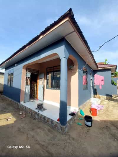 Nyumba ya vyumba vitatu inauzwa Mbagala, Dar Es Salaam Nyumba ya vyumba vitatu inauzwa Mbagala, Dar Es Salaam