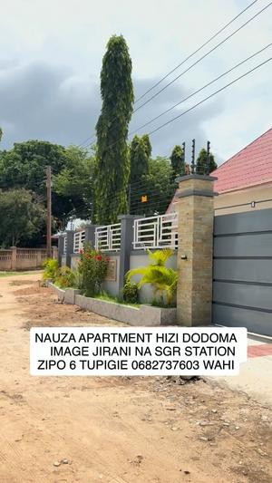 Apartment (Furnished) ya vyumba vinne inauzwa Kikuyu, Dodoma (730 sqm)