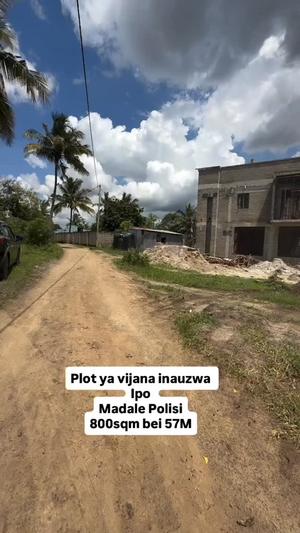 Kiwanja kinauzwa Dar Es Salaam sqm 774